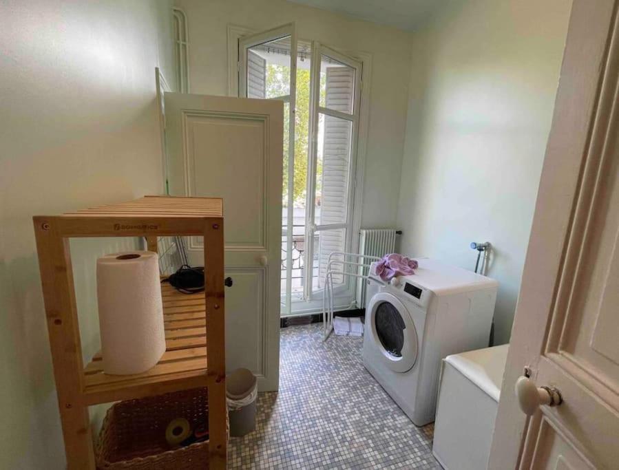 Appartment Close To Monuments Paris Bagian luar foto