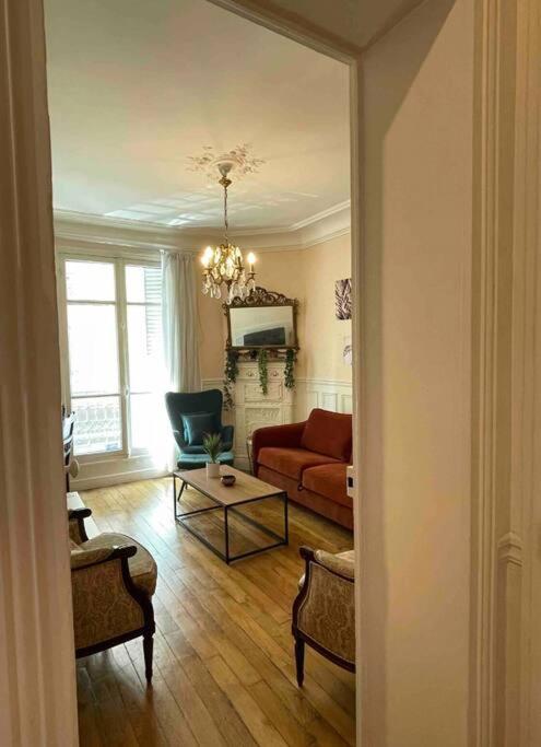 Appartment Close To Monuments Paris Bagian luar foto